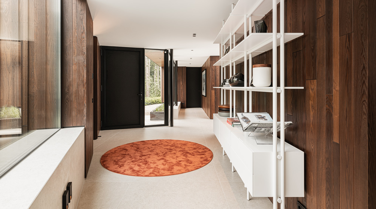 Melegség és Minimalizmus: A Fa Időtlen Szépségének Megragadása