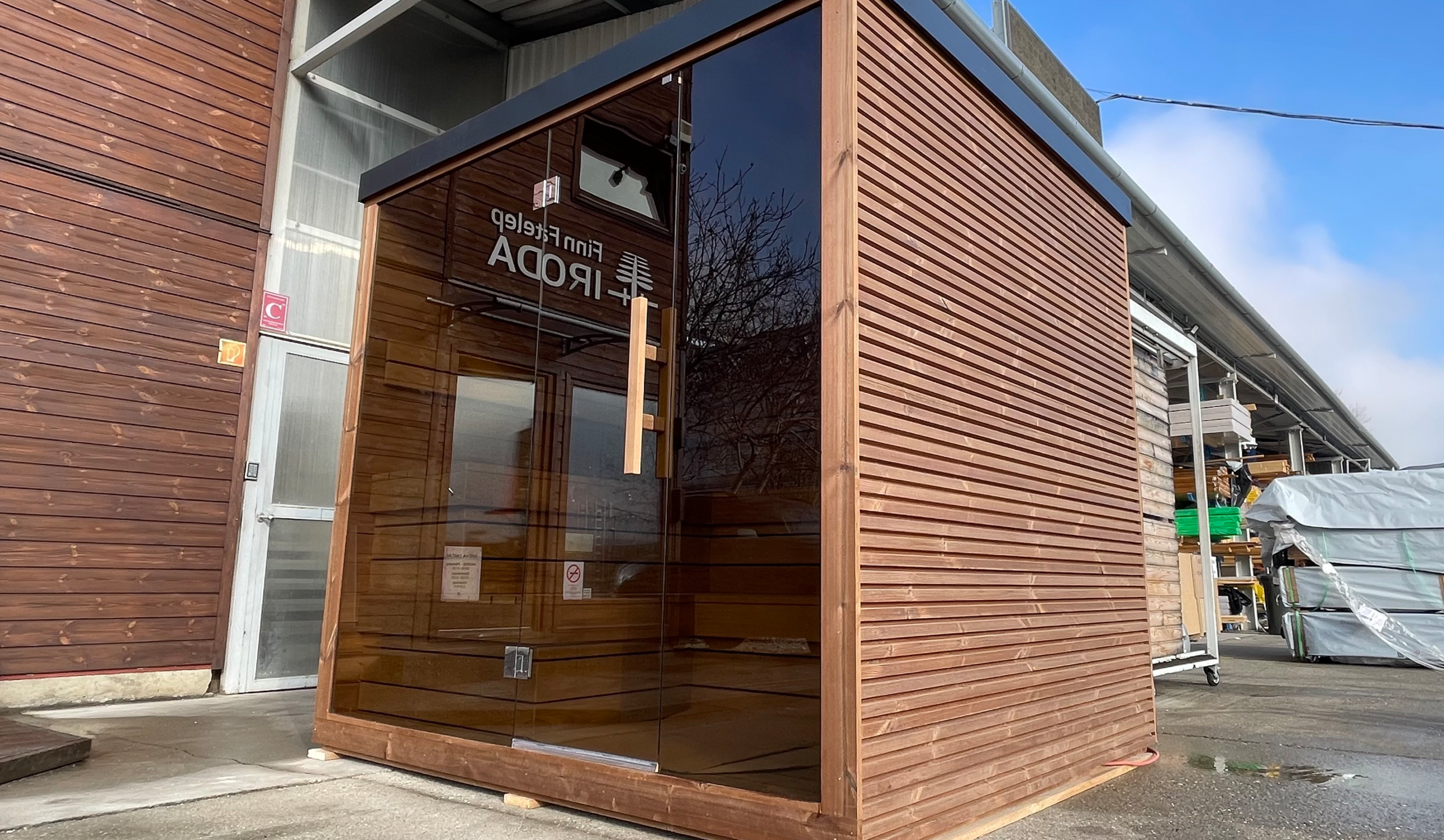 Kültéri Finn Szauna Kabin Raktárról