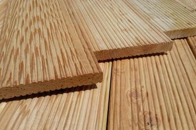 Szibériai Vörösfenyő Teraszburkolat 24x143mm B Minőség